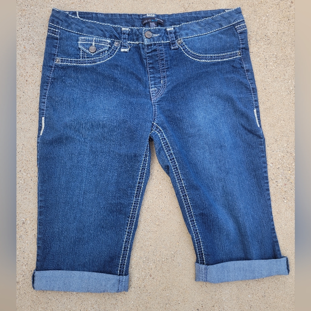 Fade to Blue Modern Flare Blue Jean Capri Shorts sz XL